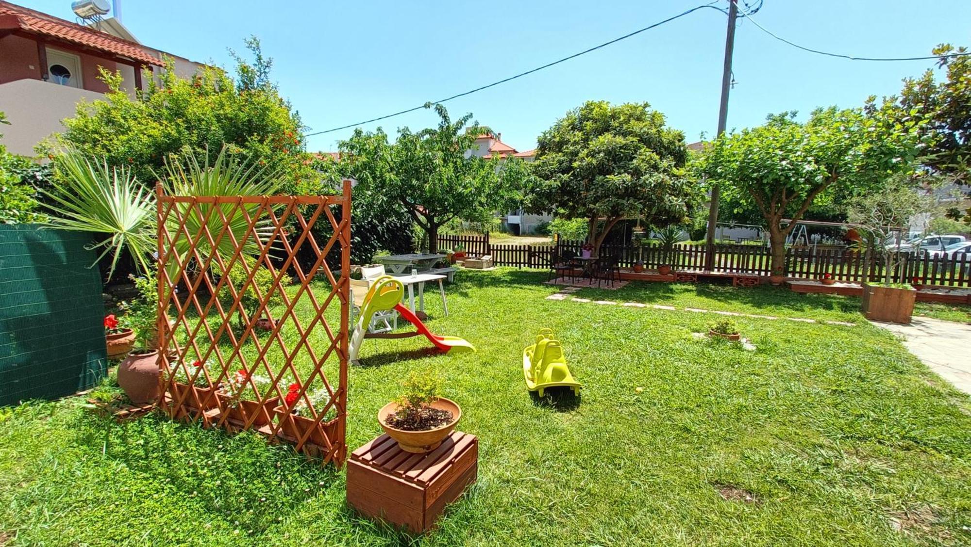 レプトカリヤ Garden House Katerinaアパートホテル エクステリア 写真
